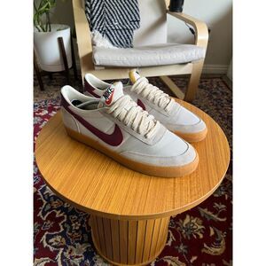Nike Killshot in Burgundy